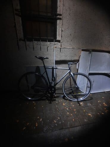 велосипед фикс: Городской велосипед, Рама M (156 - 178 см), Б/у — 2