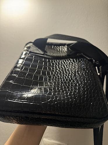 Ювелирные изделия: ПРОДАЮ БАРСЕТКУ КОПИЯ БУТУН Брал за 2к Продаю за 1500 сом Одевал — 3