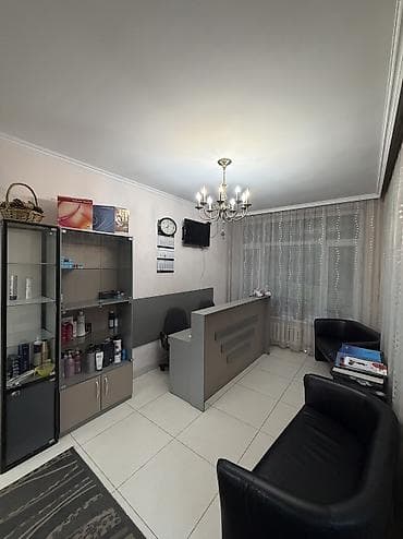5мкр: Аренда офисов, 145 м², В жилом комплексе, С оборудованием, С отдельной кухней, С отдельным входом — 2