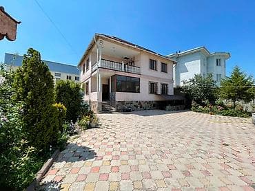 Продаю двухэтажный дом с подвалом, гаражом, летней кухней, баней
