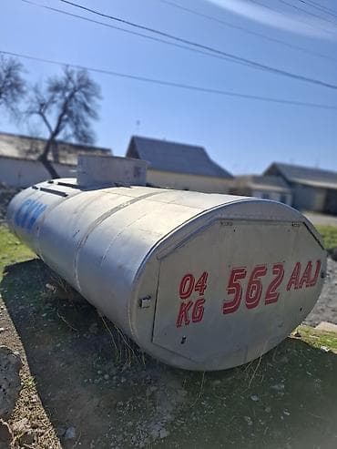 срочно продаю дешево: Бочка Алюминевый сатылат 7 тон 44 лтр акчасы 170мин адрес жалалабад — 2