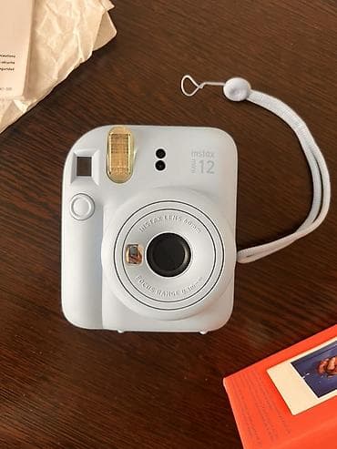 чоор фото: Fujifilm Instax mini 12 — мгновенная камера в цвете Pastel Blue — 5