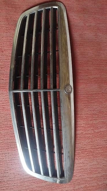 Решетка радиатора Mercedes-Benz