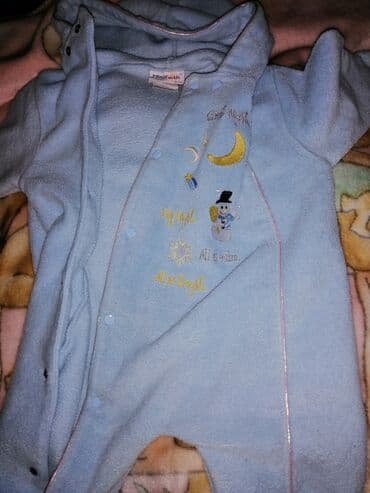 детский зимний комбез для новорождённых: Детские тёплые и на межсезонье комбезы б/у. Состояние хорошее. На — 24