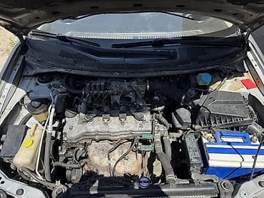 задний лабовой: Nissan Primera: 2002 г., 2 л, Механика, Газ, Хэтчбэк — 6