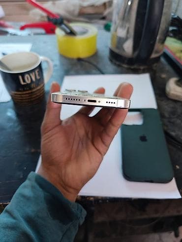 iphon 13pro: IPhone 14 Pro, Б/у, 128 ГБ, Серебристый, Чехол, 100 % — 3