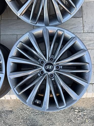 Диски: Литые Диски R 19 Hyundai, Комплект, отверстий - 5, Б/у — 7