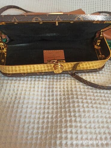 срочно продаю в связи с переездом: Классическая сумка, Louis Vuitton, Франция, Моющийся материал, Подкладка из мягкого материала, Водонепроницаемость, Женские, Б/у — 5