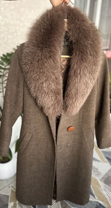 турецкая обувь из натуральной кожи: Пальто в хорошем состоянии,мех натуральный(снимается)размер 40/42 рост — 2