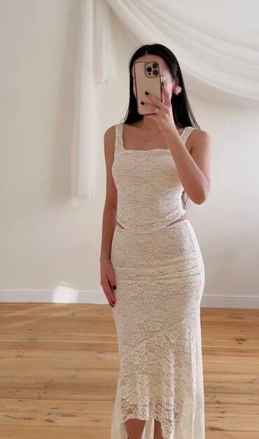 Вечернее платье, Коктейльное, Длинная модель, Без рукавов, Корсет, S