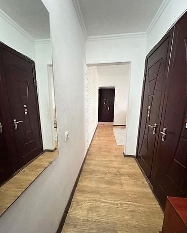 продаю 5 комнатную квартиру: 3 комнаты, 58 м², 104 серия, 3 этаж, Евроремонт — 1