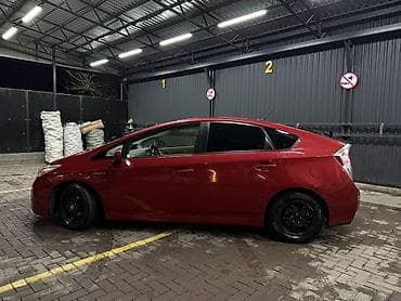 селика: Toyota Prius: 2015 г., 1.8 л, Вариатор, Гибрид, Хэтчбэк — 6