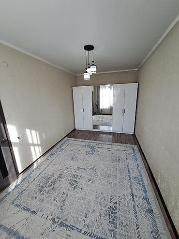 Дома: Продаю дом центр,г.Токмок рядом самалет. (дом 60кв.м 2комможно 2этаж — 10