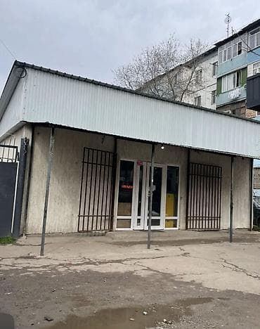 гараж на аренду: Срочно продается магазин с собственным участком Участок на красной — 9