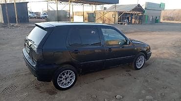 Унаа: Volkswagen Golf: 1992 г., 1.8 л, Кол менен иштөөчү, Бензин, Хетчбек — 4