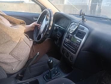 mark 2 110: Toyota Avensis: 2001 г., Автомат, Бензин, Седан — 5