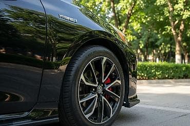 Транспорт: Toyota Prius: 2021 г., 1.8 л, Вариатор, Гибрид, Хэтчбэк — 2