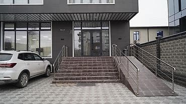 Аренда коммерческой недвижимости: Сдается коммерческое помещение площадью 150 кв. м в современном — 2