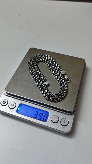 продаю золотую цепочку: Серебряная цепочка с крестом. Цепочка плетение бисмарк, что придает — 4