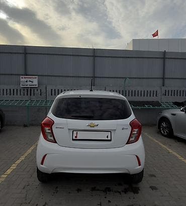 интересует: Chevrolet Spark: 2016 г., 1 л, Автомат, Бензин, Хэтчбэк — 5