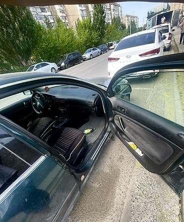 Volkswagen Passat: 2003 г., 2 л, Механика, Бензин, Седан — 4