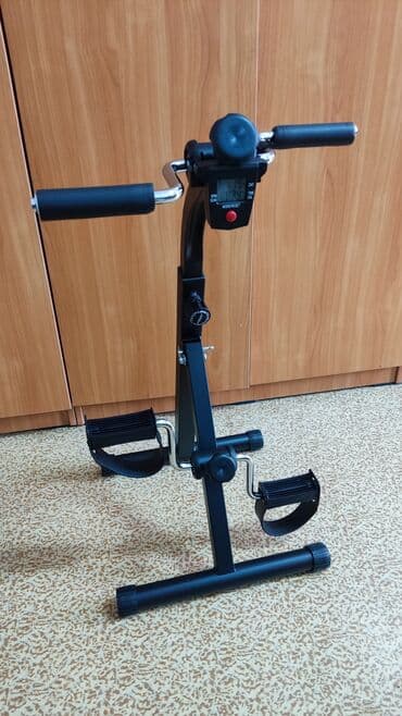 мини беговая дорожка для дома: Мини велотренажёра для рук и ног. На дисплее: число вращений, калории — 3