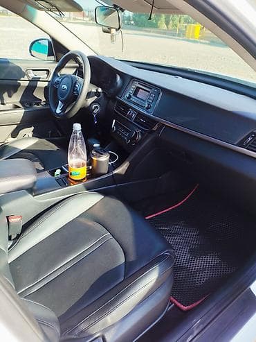 vin code: Kia K5: 2017 г., 2 л, Автомат, Газ, Седан — 5