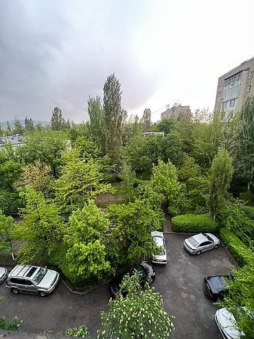 Сдаю 3-комнатную квартиру 5 этажка, на 5 этаже, 2 лоджии, сквозная — 9