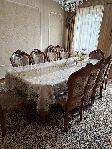 Стол и стул для зала, Б/у, Самовывоз, цвет - Коричневый
