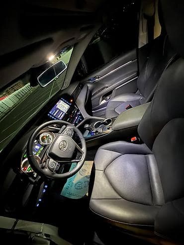 Toyota Camry: 2022 г., 2.5 л, Автомат, Гибрид, Седан — 7