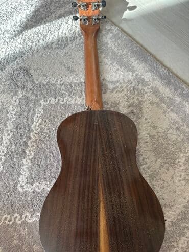 укулеле бишкек купить: Продаю укулеле хороший, покупала за 10000 отдам за 4500 Укулеле — 2