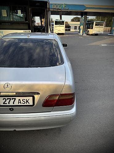 зеркало большие: Mercedes-Benz E-Class: 2001 г., 2.2 л, Механика, Дизель, Седан — 7