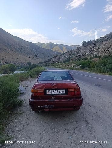 Volkswagen Vento: 1993 г., 1.8 л, Механика, Газ, Седан — 3