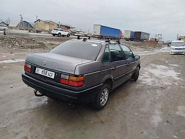 Volkswagen: Volkswagen Passat: 1988 г., 1.8 л, Механика, Бензин, Седан — 5