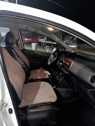 runx alex: Toyota Yaris: 2012 г., 1.3 л, Механика, Бензин, Хетчбек — 7