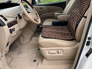 Транспорт: Toyota Previa: 2019 г., Минивэн — 10