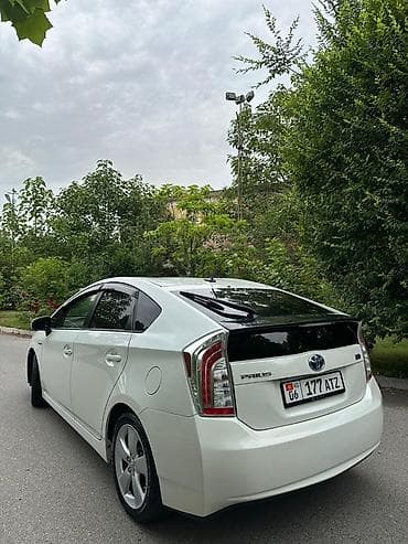 e 303: Toyota Prius: 2014 г., 1.8 л, Вариатор, Гибрид, Хэтчбэк — 4