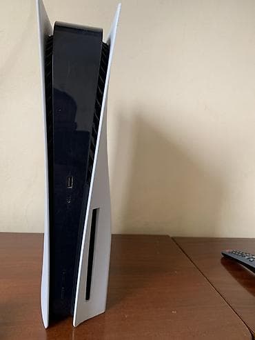 Sony PlayStation: Игровая приставка Sony PlayStation 5 (версия с дисководом) - Модель — 2