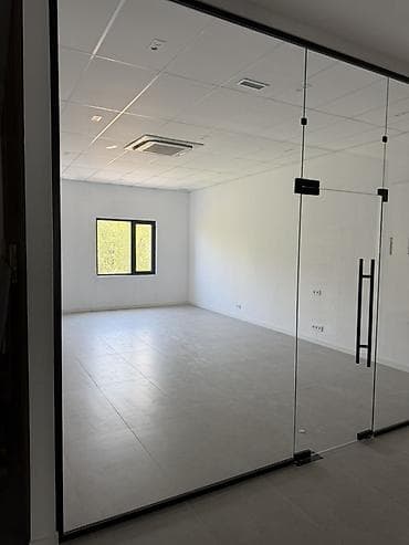ош области: Бутик, 34 м², ЦУМ Айчурек, С ремонтом — 2