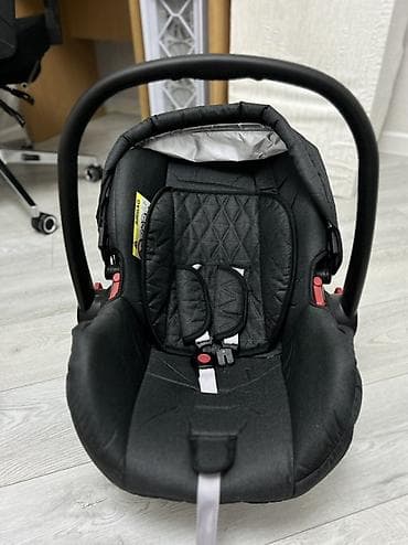 стёганая куртка: Автокресло, цвет - Черный, Новый — 2