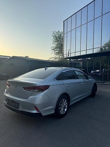 Продажа авто: Hyundai Sonata: 2017 г., 2 л, Автомат, Бензин, Седан — 3