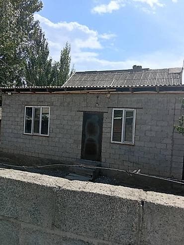 сдаю сто в аренду: Дом на участке с капитальным забором - Один этаж, построен из — 1