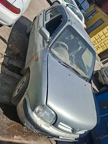 варо: Nissan March: 2000 г., Вариатор — 1