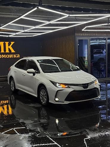 Toyota Corolla: 2020 г., 1.8 л, Автомат, Гибрид, Седан