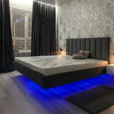 металлические шкафы для одежды: Парящая двуспальная кровать с мягким изголовьем и подсветкой - — 1