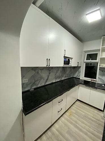 silver kitchen: Кухонный гарнитур и шкаф-купе на заказ - Современная линейная кухня — 10