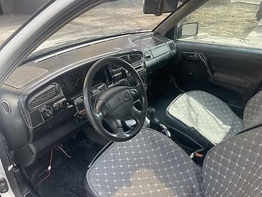 ann chery: Volkswagen Vento: 1993 г., Механика, Седан — 1