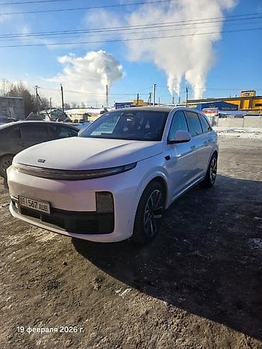 Lixiang: Lixiang L7: 2023 г., 1.5 л, Автомат, Гибрид, Кроссовер — 1
