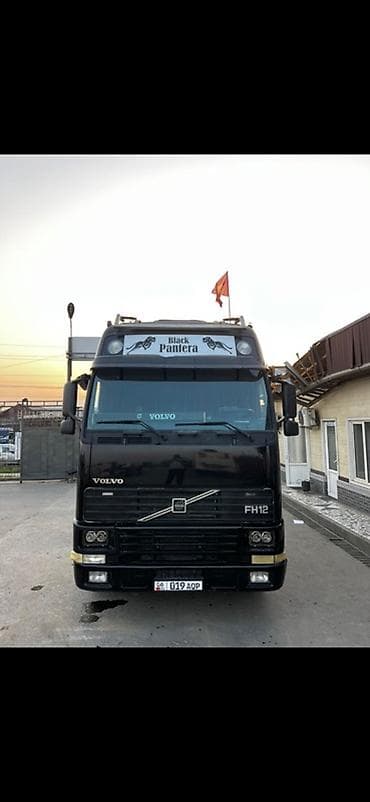 Унаа: Сүйрөгүч, Volvo, 2000 г., Тенттелген — 2