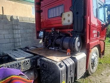 mersedes c 200: Тягач, Shacman, 2021 г., Тентованный — 3